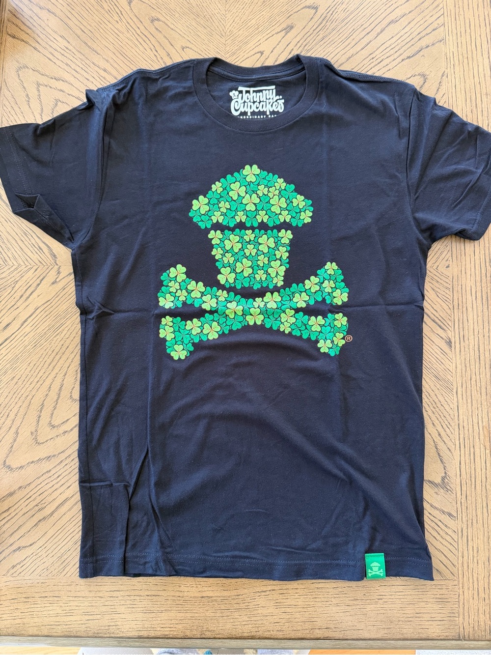 Men’s Johnny Cupcakes ‘Shamrock/Clover’ Tee